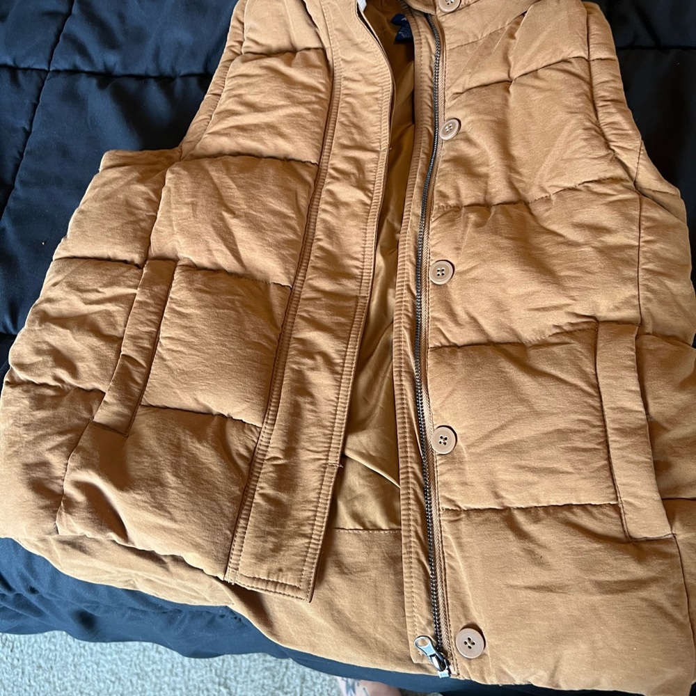 Camel Arizona puffer vest, removable hood